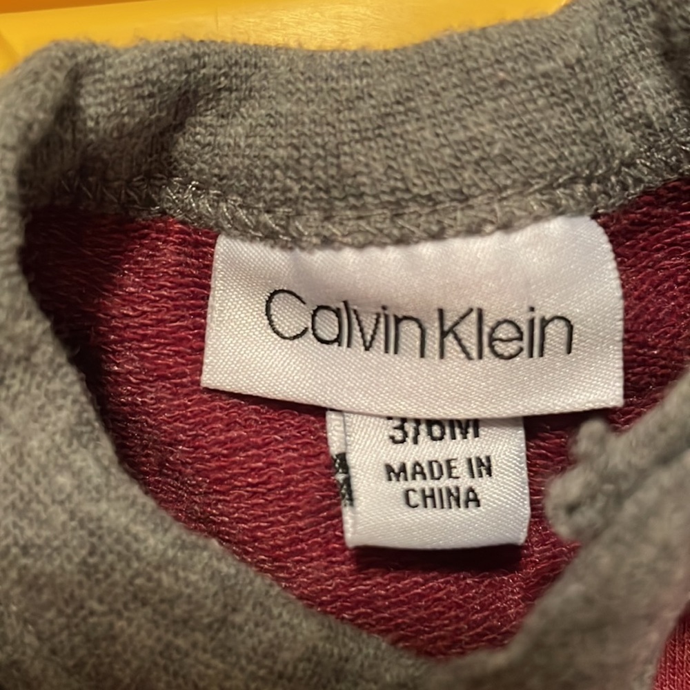 Calvin Klein - Picture 2 of 3